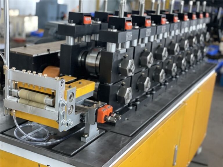 AUKA Jig Roll Forming Machine Guide Roll Mounting Device